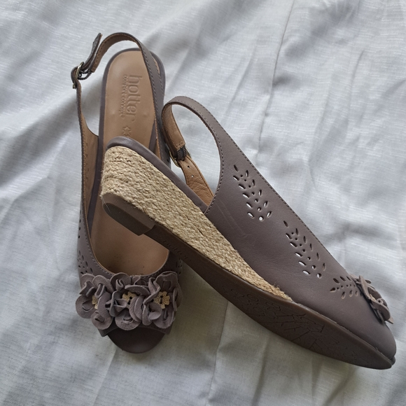 Hotter Tan Wedges with Stylish Design - Picture 6 of 6